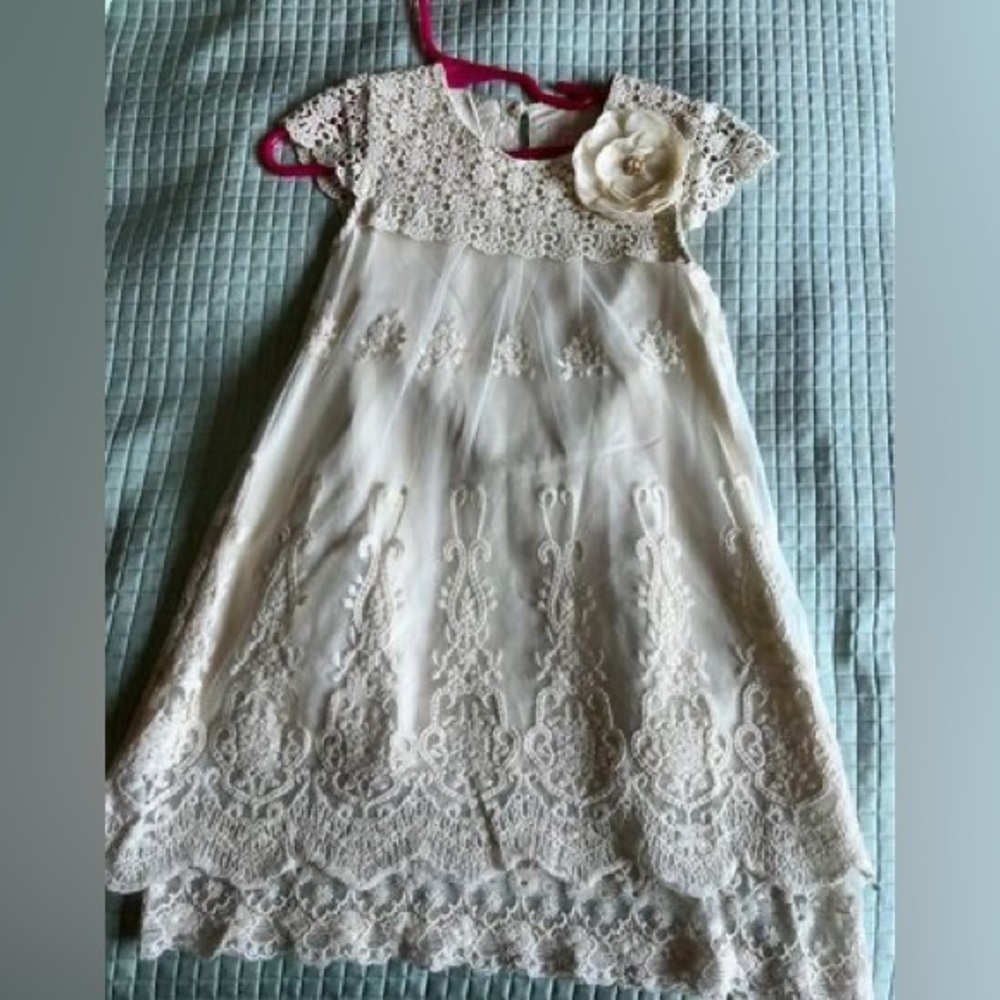 Beautiful 3T ivory dress.
